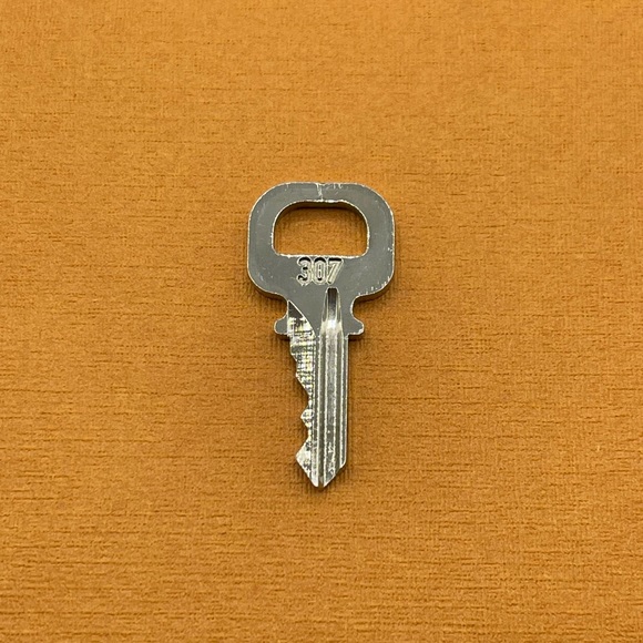 Louis Vuitton Silver Tone Cadena Key #307 For Speedy Alma Lock LV - Picture 6 of 10